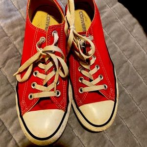 Red Converse size 7